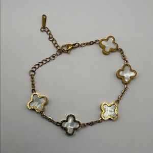 Vintage Gold Tone Clover Beige Mother of Pearl Bangle Cuff Statement Bracelet